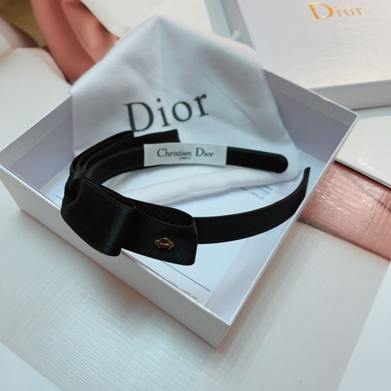 CHRISTIAN DIOR